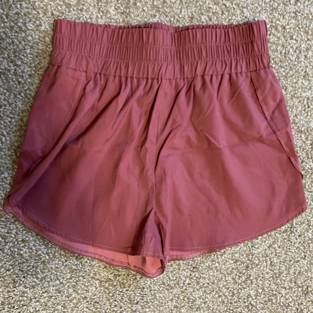 SHEIN Women's Dusty Rose Athletic Shorts